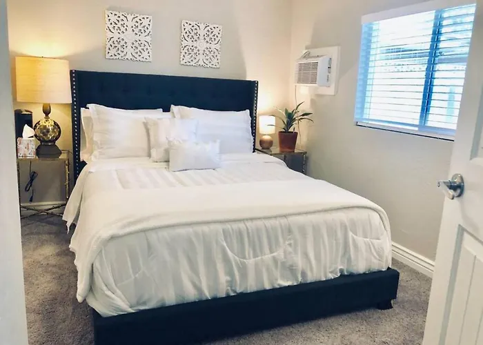 Apartment Sunny Guest With Large Backyard - Pets Welcome Phoenix