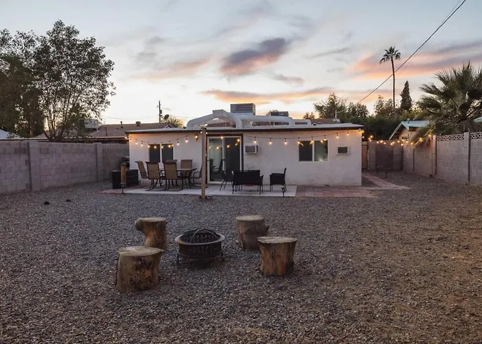 Sunny Guest With Large Backyard - Pets Welcome Apartment Phoenix